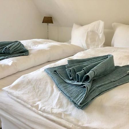 Reetdachhaus Seasons Mit Kamin & Sauna Gross Schwansee Bagian luar foto