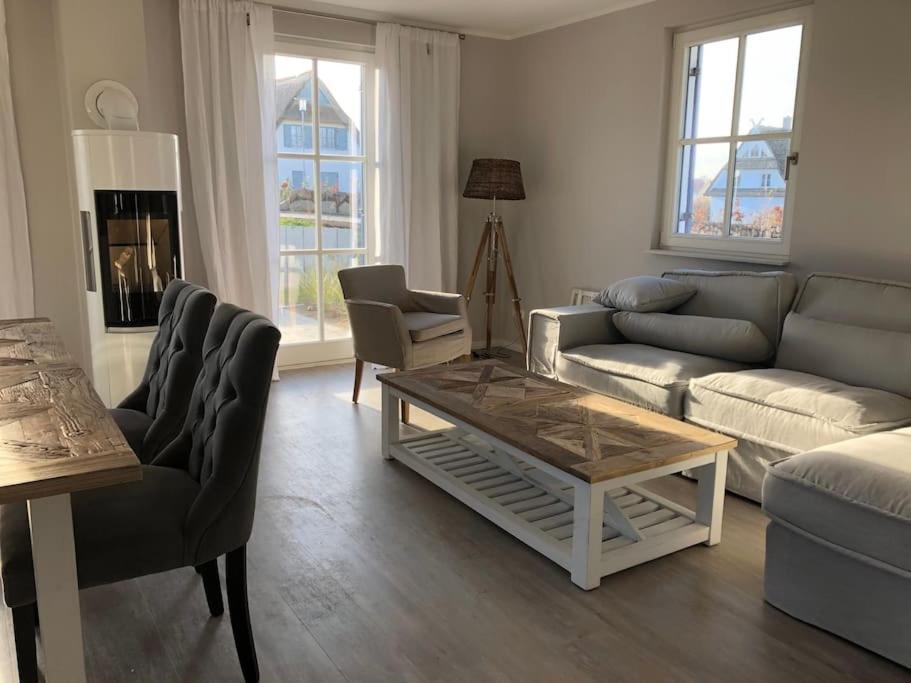 Reetdachhaus Seasons Mit Kamin & Sauna Gross Schwansee Bagian luar foto