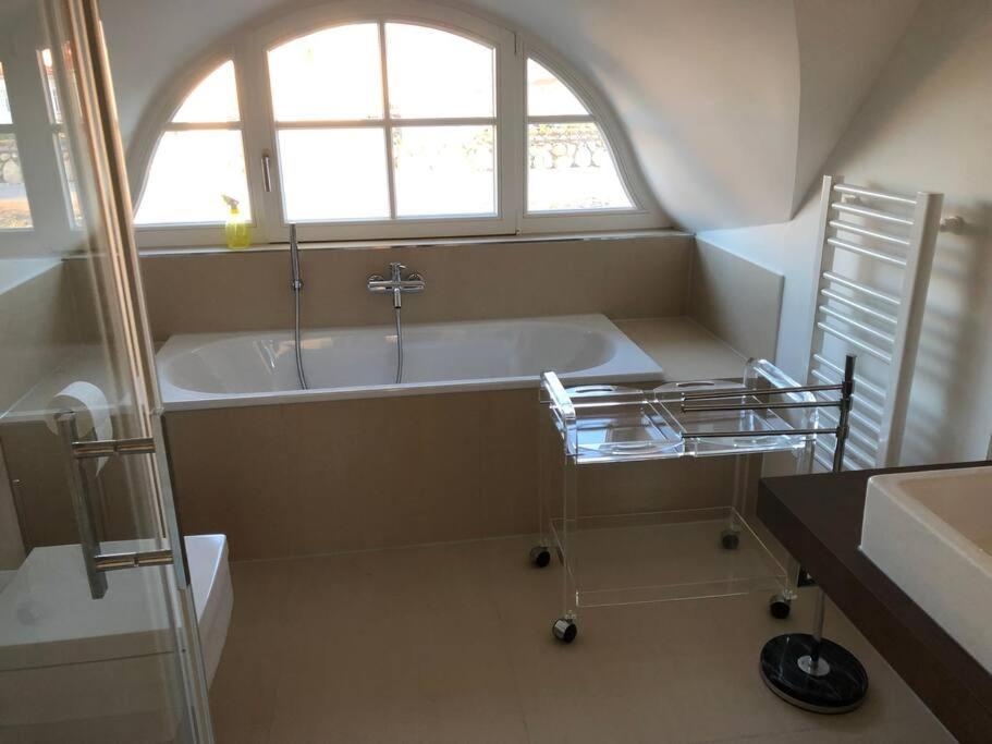 Reetdachhaus Seasons Mit Kamin & Sauna Gross Schwansee Bagian luar foto