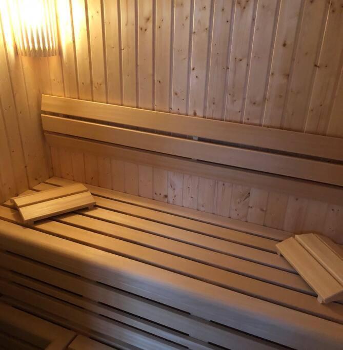 Reetdachhaus Seasons Mit Kamin & Sauna Gross Schwansee Bagian luar foto